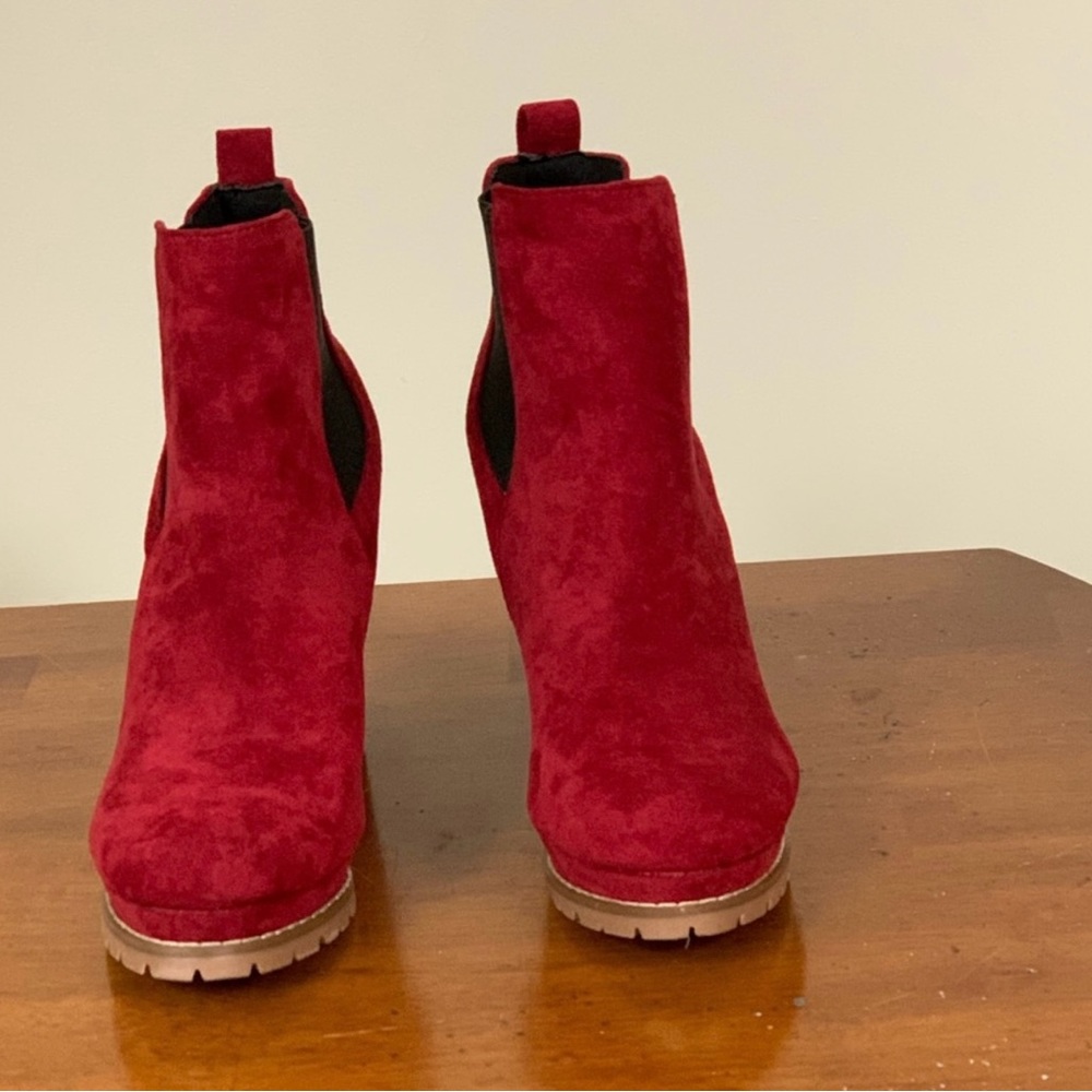 Jolimall Platform Chelsea Boot
